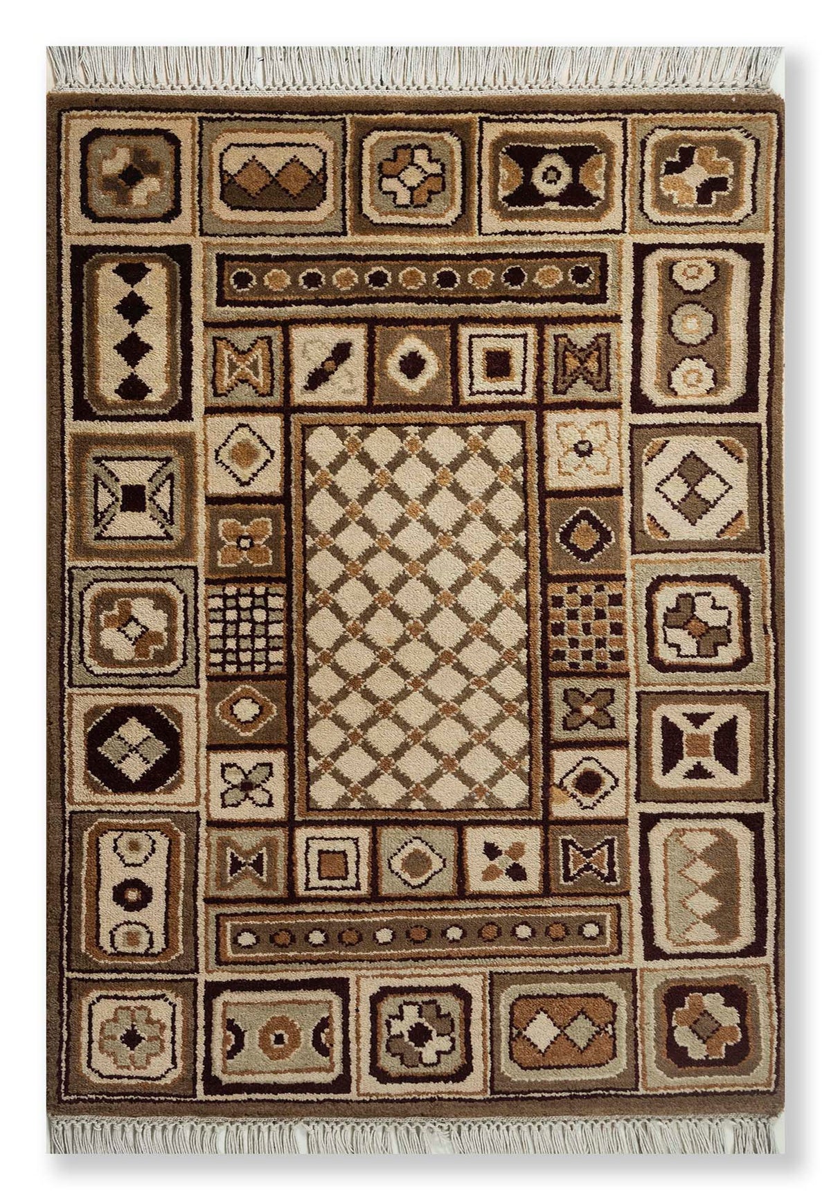 Hand Knotted Woollen Traditional Design Carpet